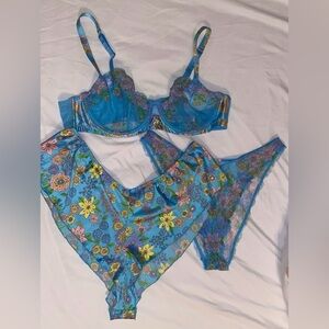 Savage X Fenty : Mod Poppy Lingerie Set